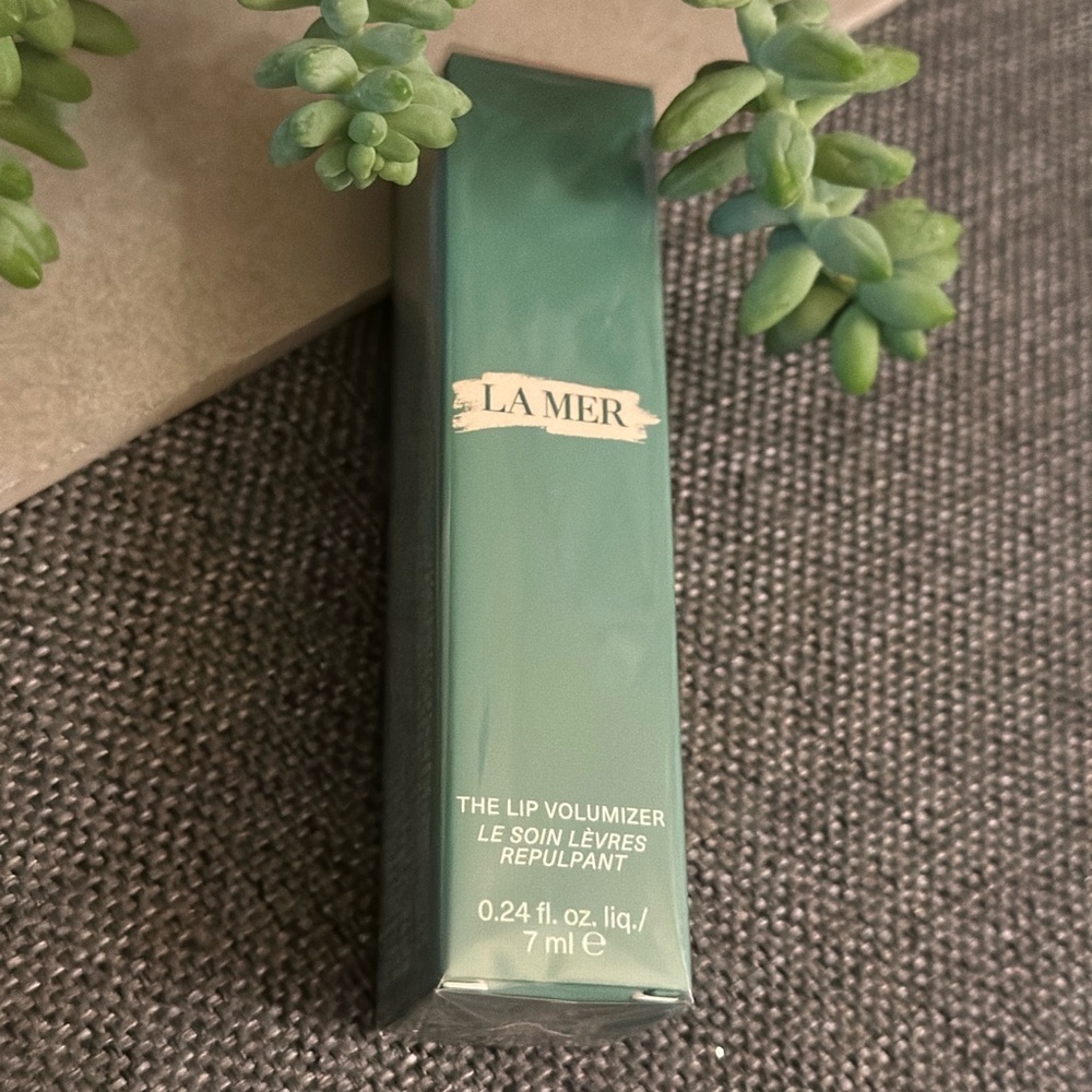 NEW La Mer The Lip Volumizer - Sheer Coral - Picture 2 of 8